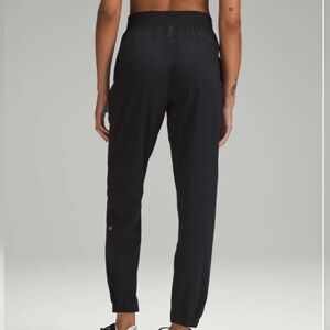 Lululemon License to Train High-Rise Pant
Black Size 0